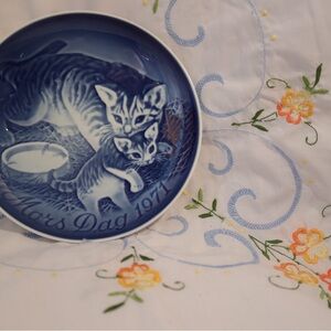 Blue Decorative Plate mama baby bear kitten cat cute baby shower nursery farm